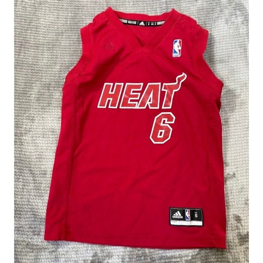 Adidas Miami‎ Heat LeBron #6 James Christmas Day Game Youth Jersey Red Small.